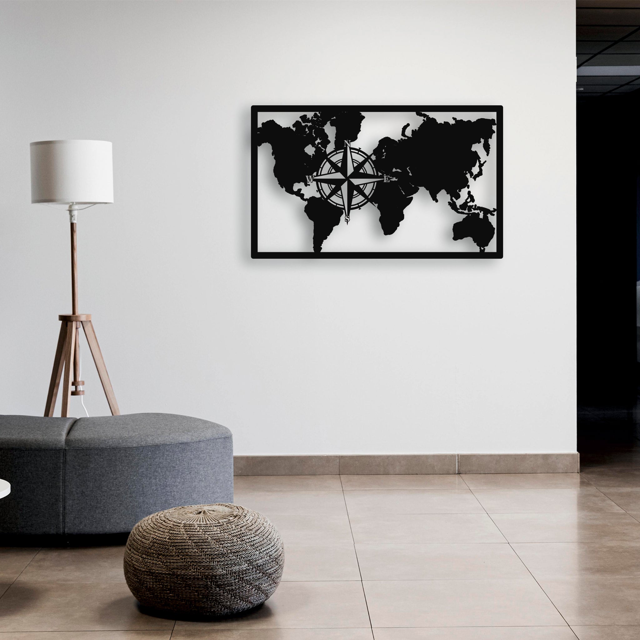 Dünya Haritası Metal Duvar Dekoru | Pusulalı ve Çizgisel Tasarım